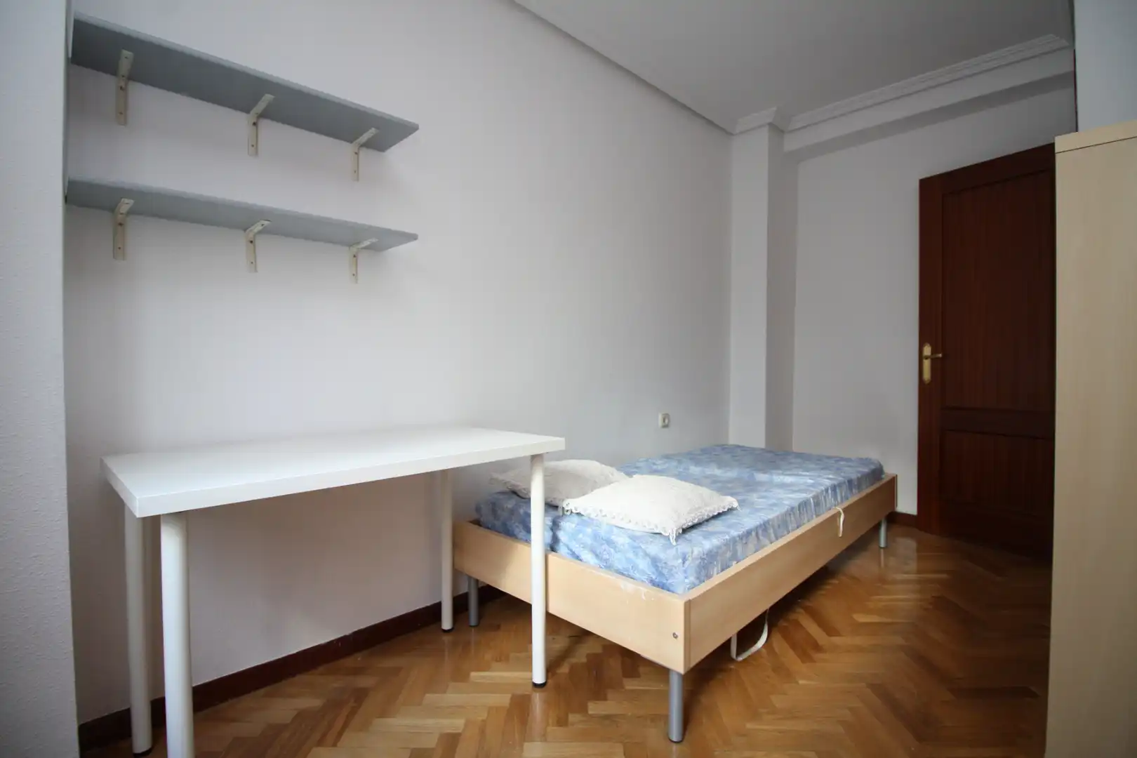 Bedroom of Flat for rent in Valladolid  with Heating, Parquet flooring and Furnished