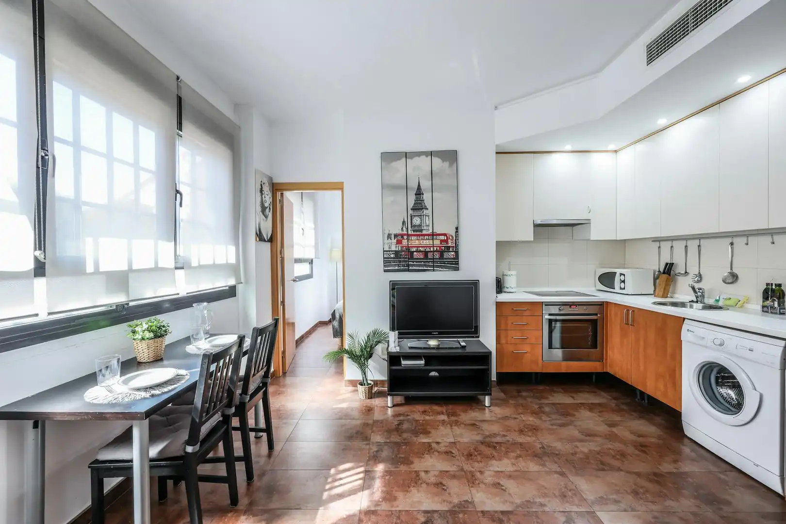 Kitchen of Flat for rent in Madrid  with Air Conditioner, Heating and Furnished