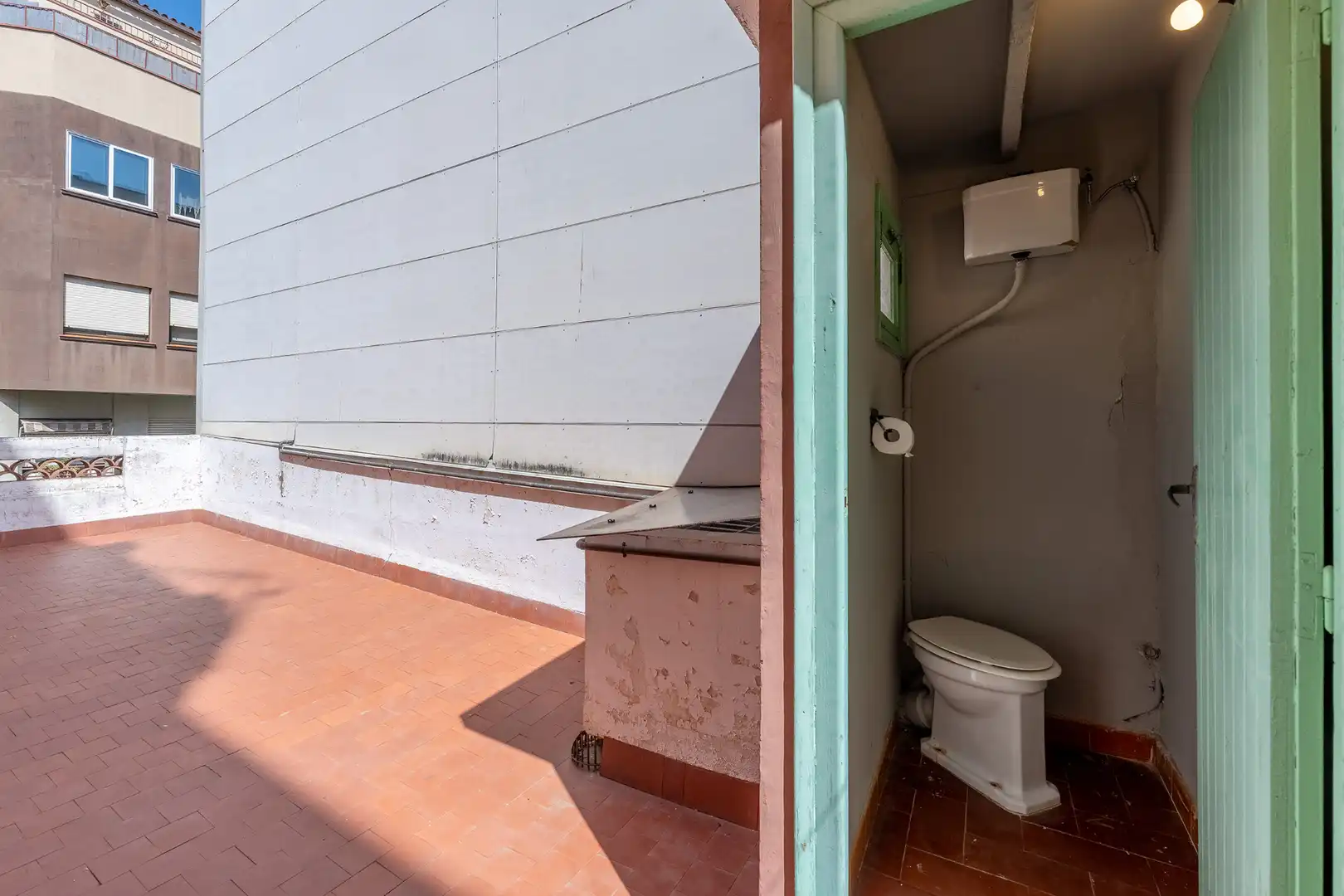 Bany de Casa adosada en venda en Barcelona amb Calefacció, Jardí privat i Terrassa