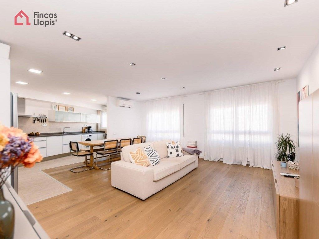 Sala de estar de Piso de alquiler en Sant Boi de Llobregat con Aire acondicionado