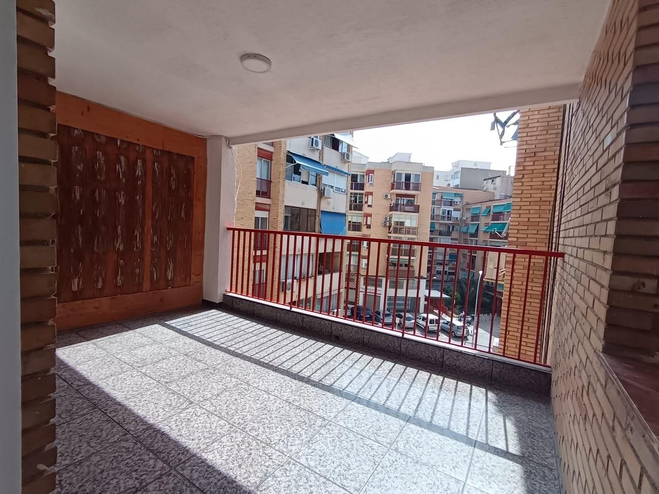 Terrassa de Pis en venda en Alicante / Alacant amb Terrassa i Balcó