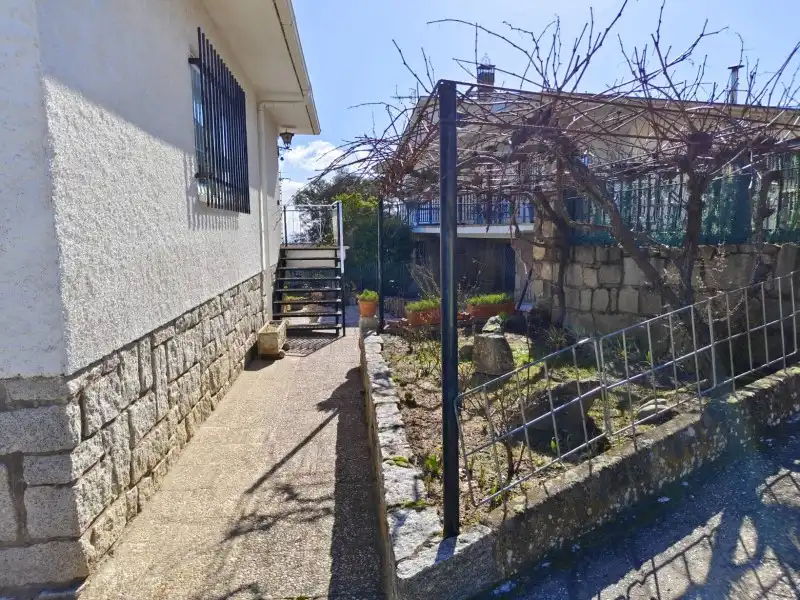 Vista exterior de Casa o chalet en venta en Valdemanco con Calefacción, Terraza y Piscina