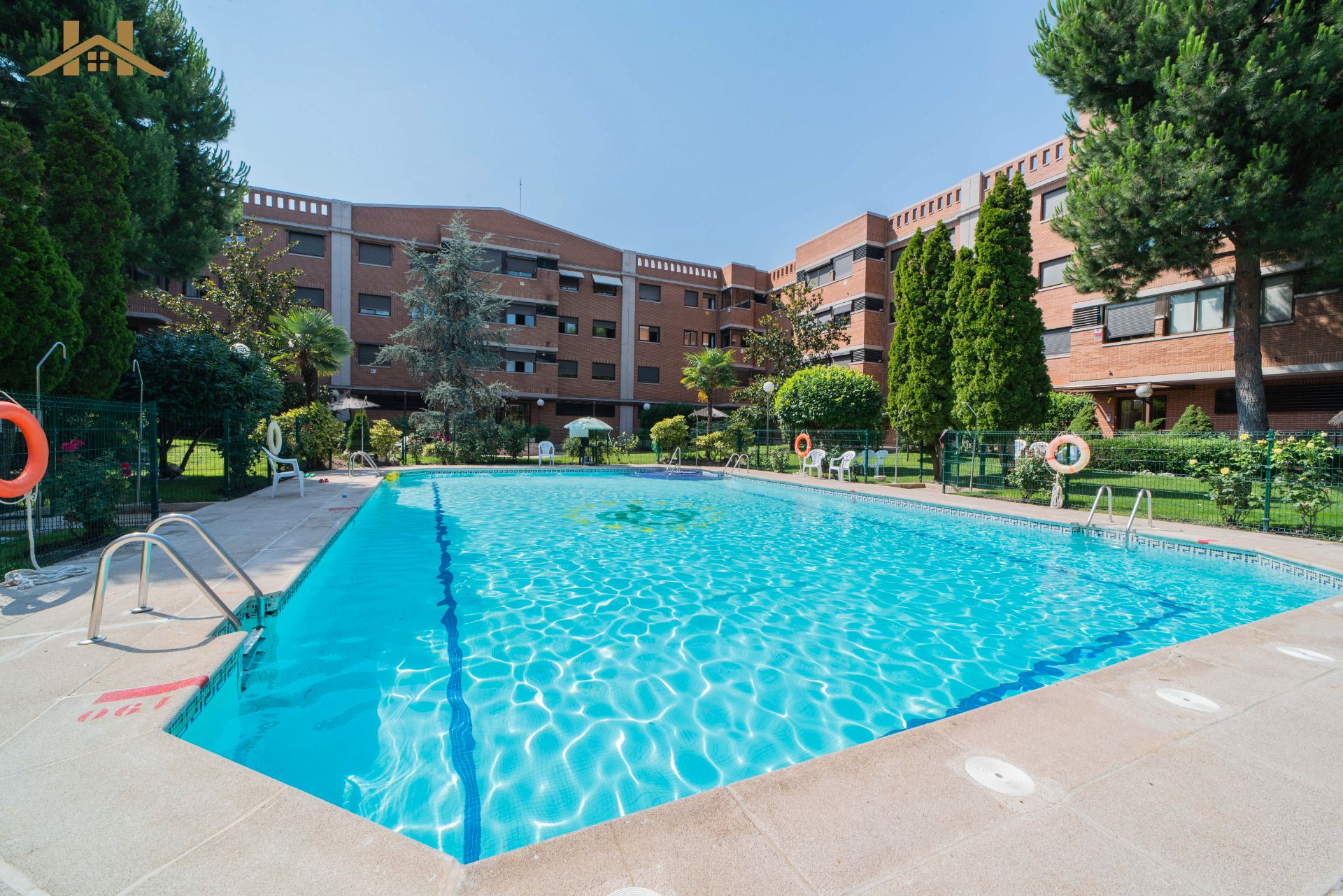 Swimming pool of Attic to rent in Pozuelo de Alarcón  with Air Conditioner, Heating and Terrace