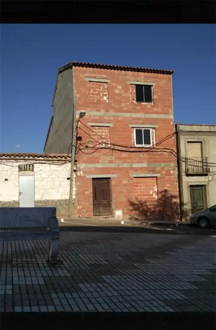 Vista exterior de Dúplex en venda en Almadén