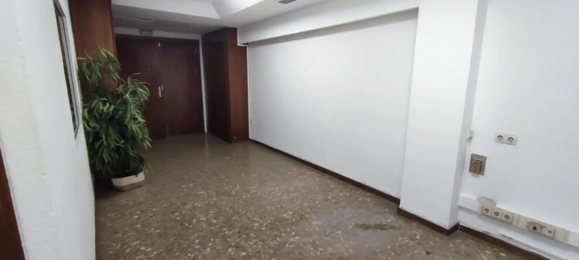 Office for rent in Sevilla  with Air Conditioner