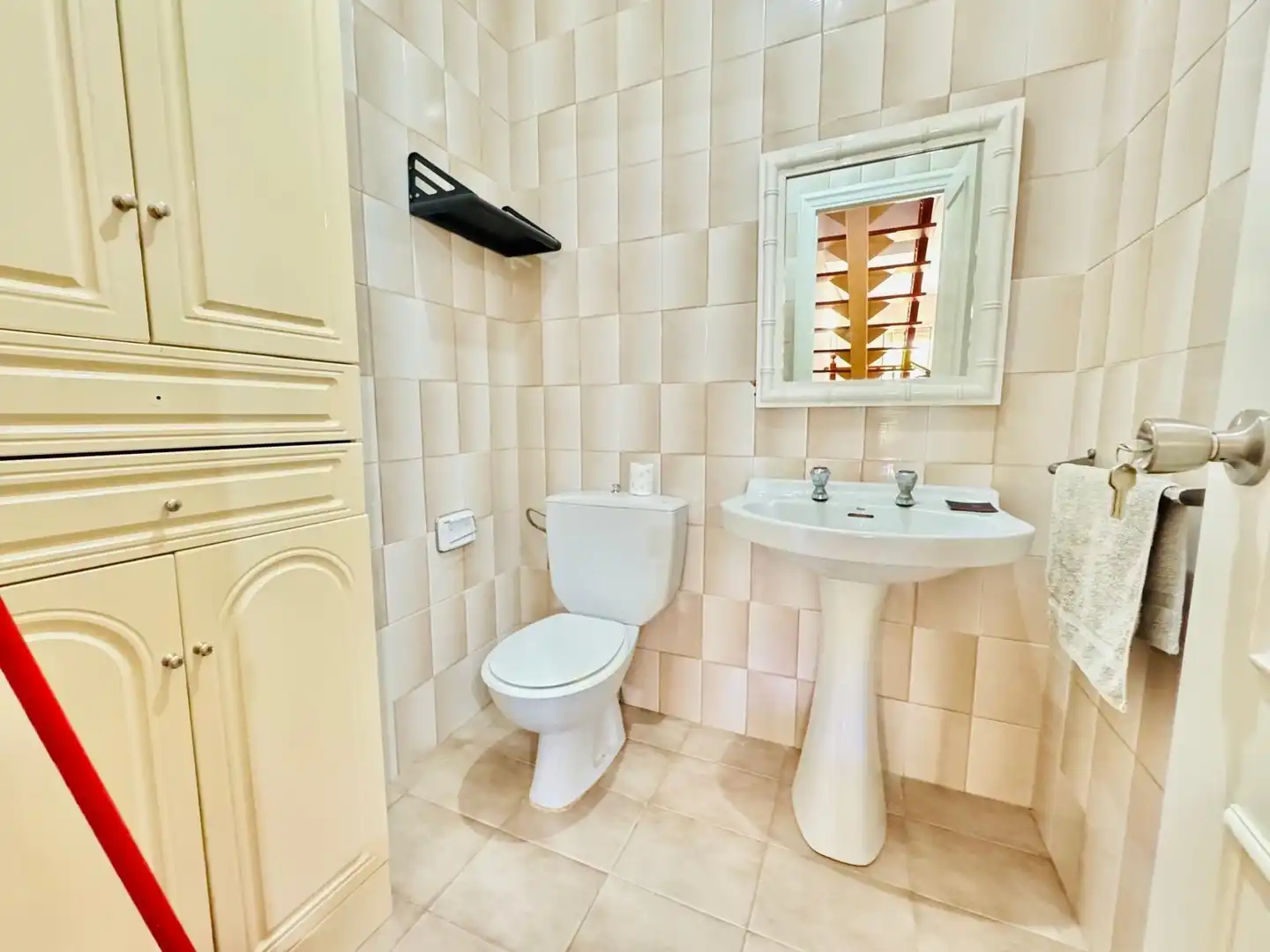 Bathroom of Houses for sale in Algeciras  with Private garden and Swimming Pool