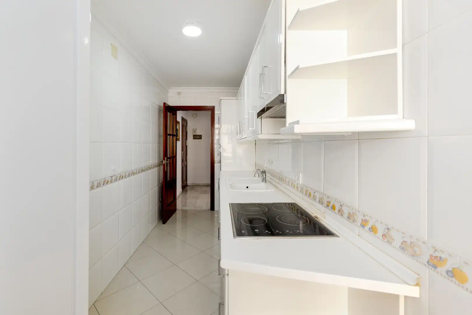 Küche von Wohnung zum Verkauf in Marbella mit Klimaanlage und Gemeinschaftspool