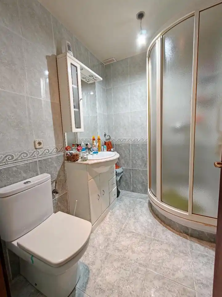 Bany de Pis en venda en Madrid amb Calefacció i Terrassa