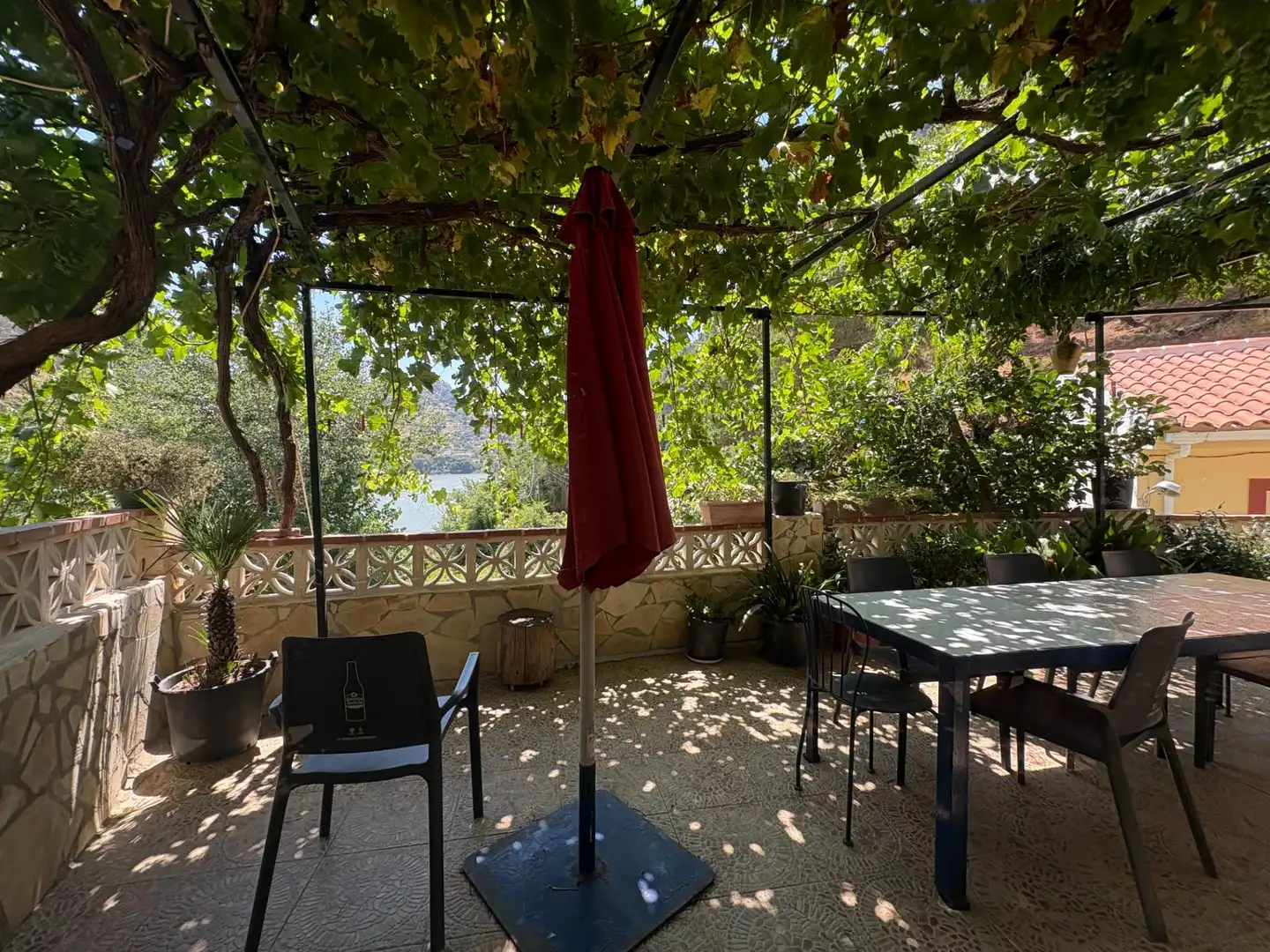 Terrassa de Casa adosada en venda en Ardales amb Jardí privat, Terrassa i Moblat