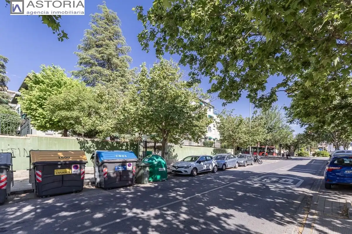 Exterior view of Flat for sale in Granada  with Heating