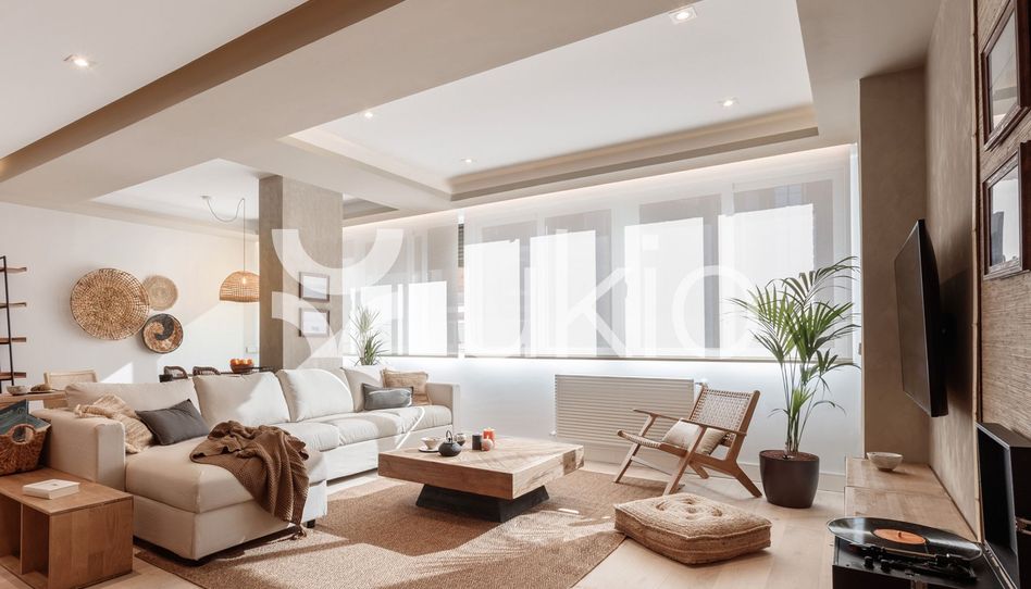 Apartamento de alquiler en Calle de Rafael Calvo, Almagro