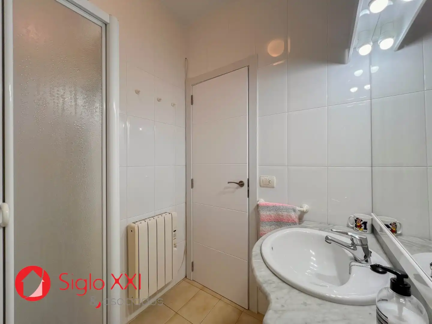 Badezimmer von Einfamilien-Reihenhaus zum Verkauf in Castellón de la Plana / Castelló de la Plana mit Klimaanlage, Heizung und Terrasse