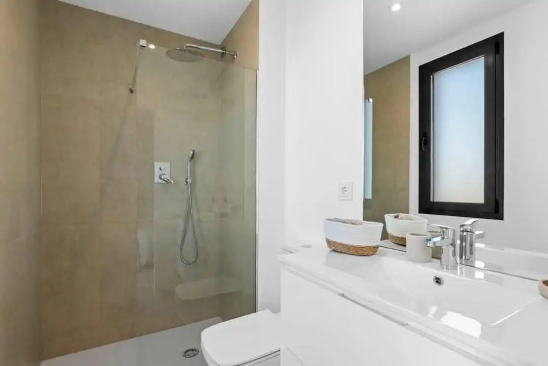 Bany de Casa o xalet en venda en Cartagena amb Aire condicionat, Jardí privat i Terrassa