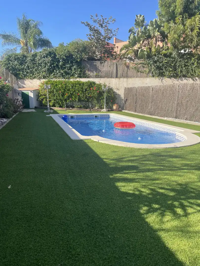 Maison mitoyenne avec piscine à vendre à Carrer de Poboleda 35