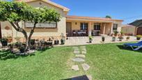 Vista exterior de Casa o xalet en venda en Vélez-Málaga amb Jardí privat, Terrassa i Traster