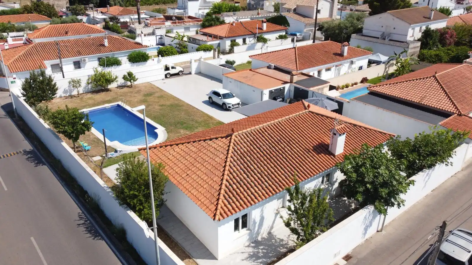 Vista exterior de Casa o xalet en venda en Vinaròs amb Aire condicionat, Calefacció i Jardí privat