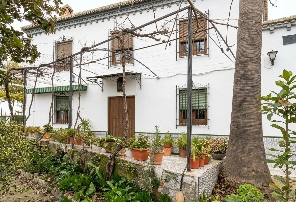 Vista exterior de Casa o chalet en venta en Granada con Terraza y Trastero