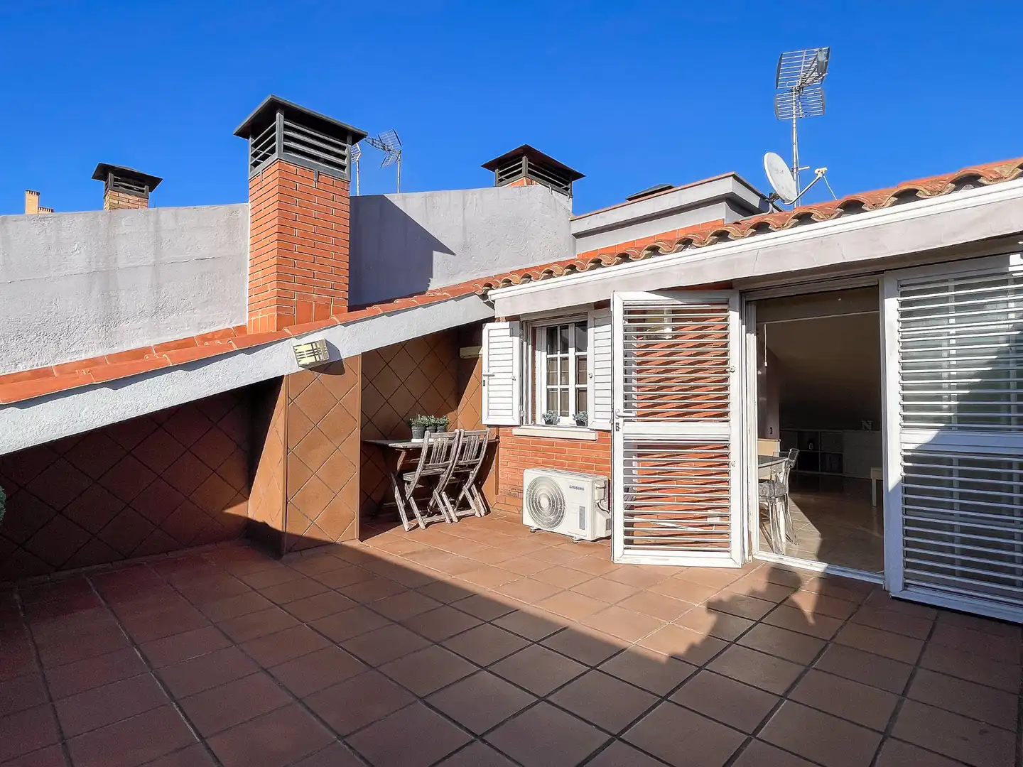 Terraza de Casa adosada en venta en Mataró con Aire acondicionado, Calefacción y Jardín privado