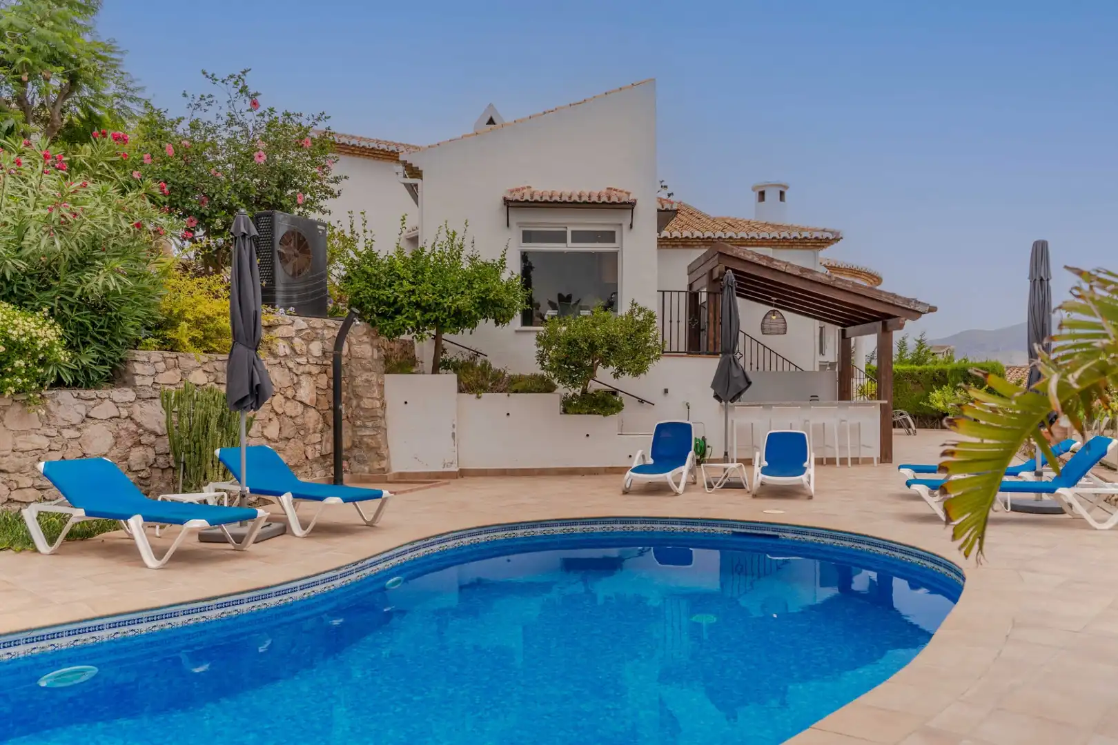 Piscina de Casa o xalet en venda en Salobreña amb Aire condicionat, Calefacció i Jardí privat