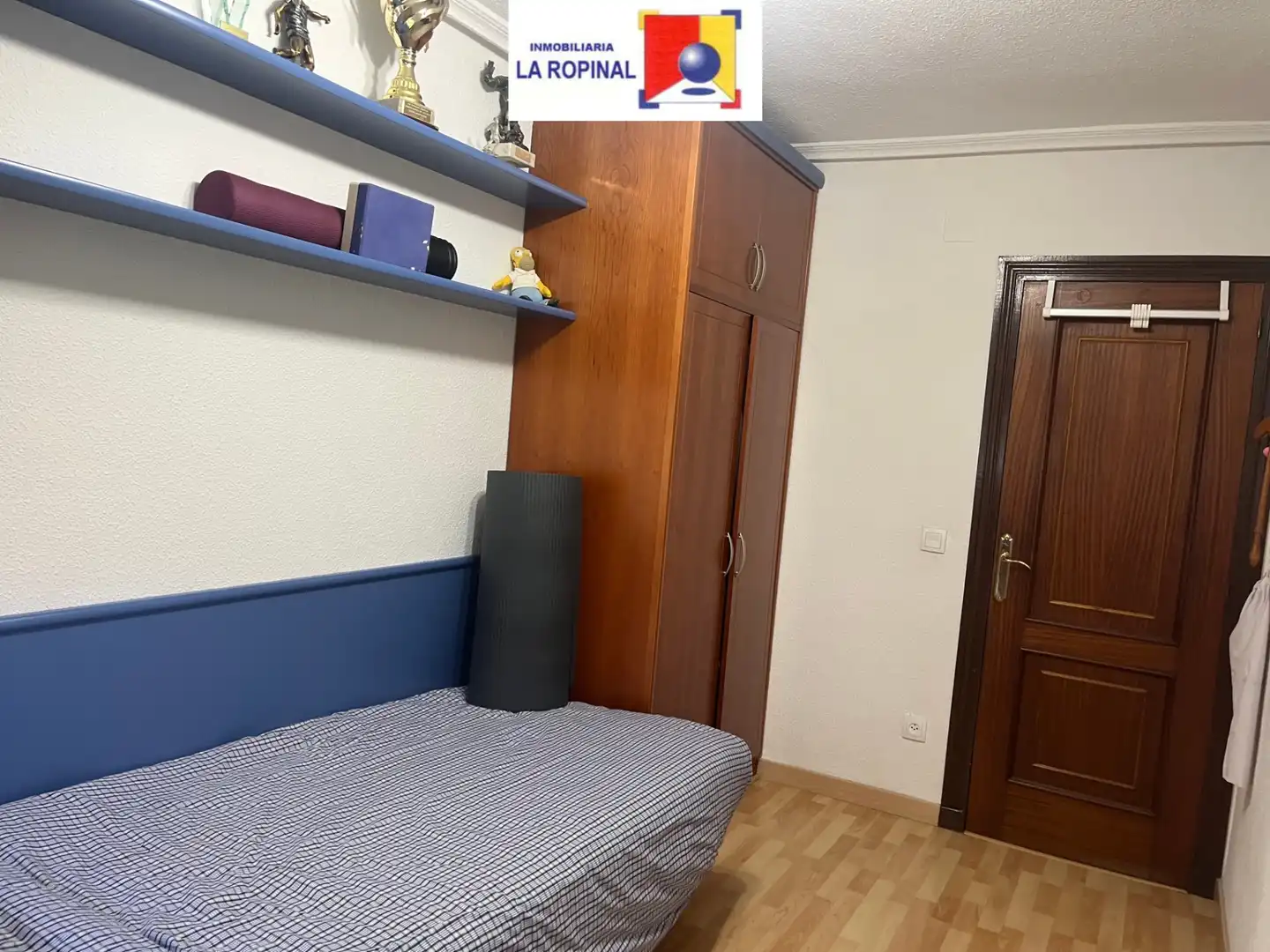 Bedroom of Flat for sale in Salamanca  with Heating, Parquet flooring and Furnished