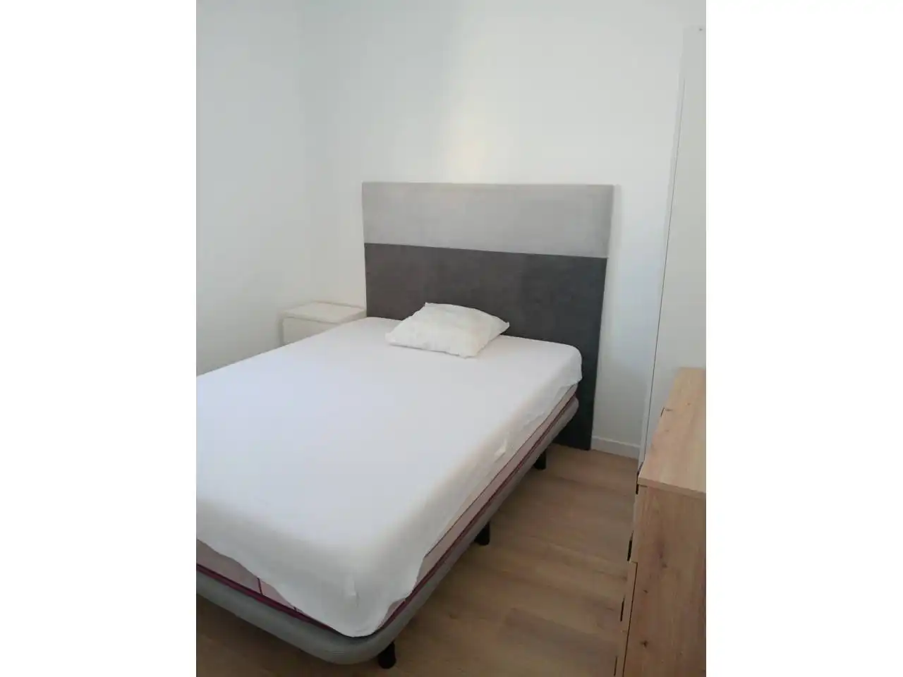 Schlafzimmer von Wohnung zur Miete in Madrid mit Heizung, Möbliert und Alarm