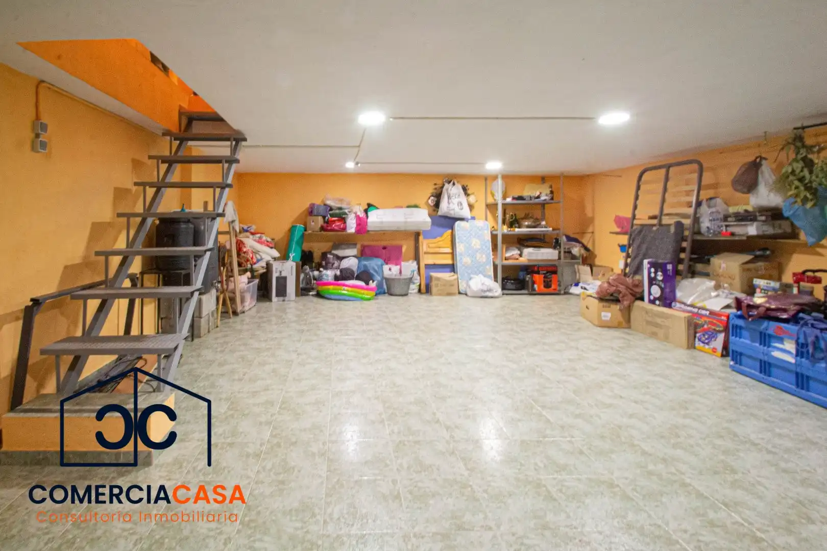 Casa adosada en venta en Jun con Aire acondicionado, Calefacción y Terraza