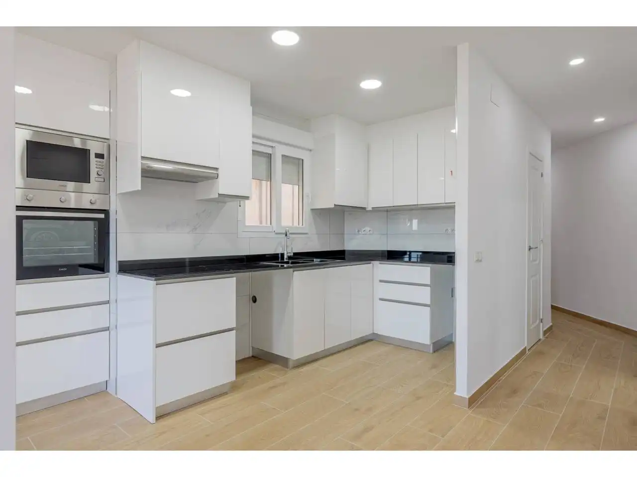 Cocina de Piso en venta en Valencia con Balcón