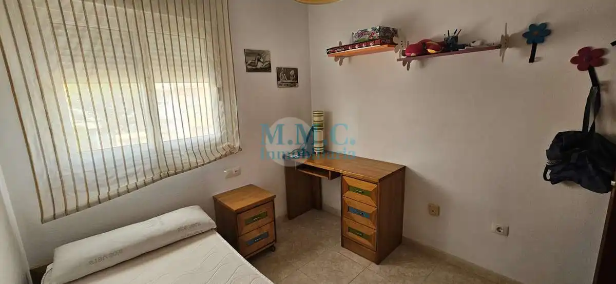 Dormitori de Pis en venda en Roquetas de Mar amb Aire condicionat, Terrassa i Moblat