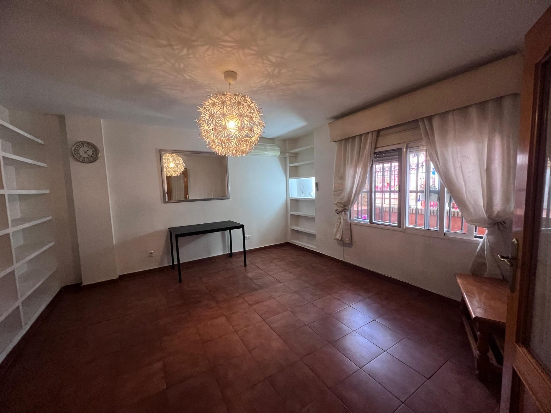 Sala de estar de Casa adosada en venta en Dos Hermanas