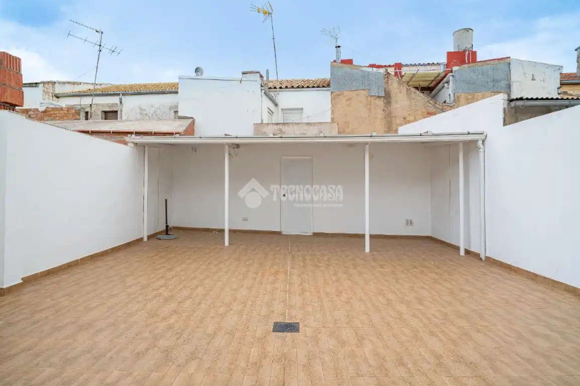 Casa aparellada en venda a Sabiote, imagen 3