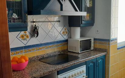 Kitchen of Flat for sale in  Sevilla Capital  with Air Conditioner