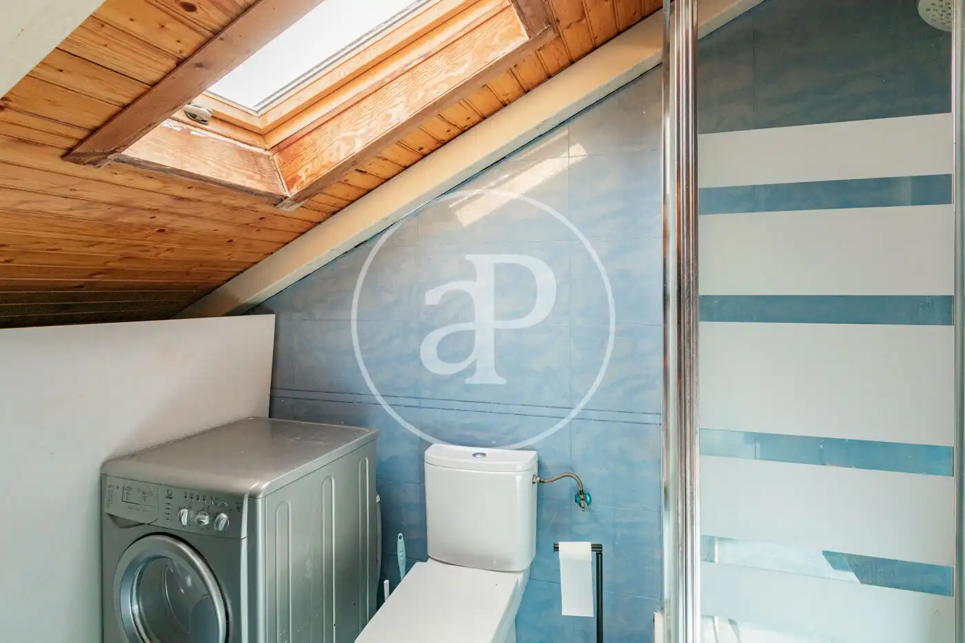 Badezimmer von Wohnung zum Verkauf in Madrid mit Klimaanlage, Heizung und Möbliert