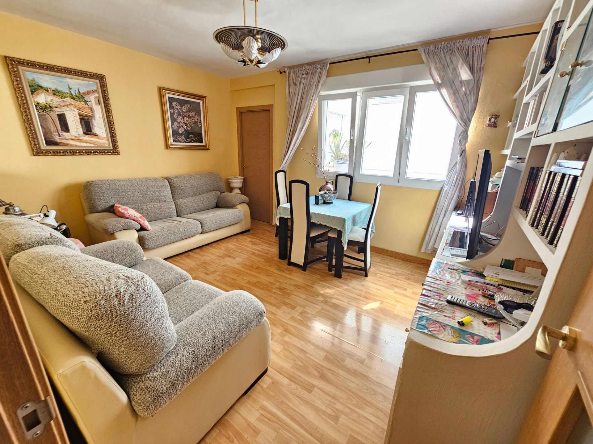Living room of Flat for sale in  Granada Capital