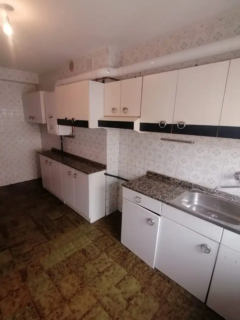 Cuina de Pis en venda en Gijón  amb Calefacció i Parquet