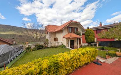 Jardí de Casa o xalet en venda en Zorraquín amb Calefacció, Jardí privat i Terrassa