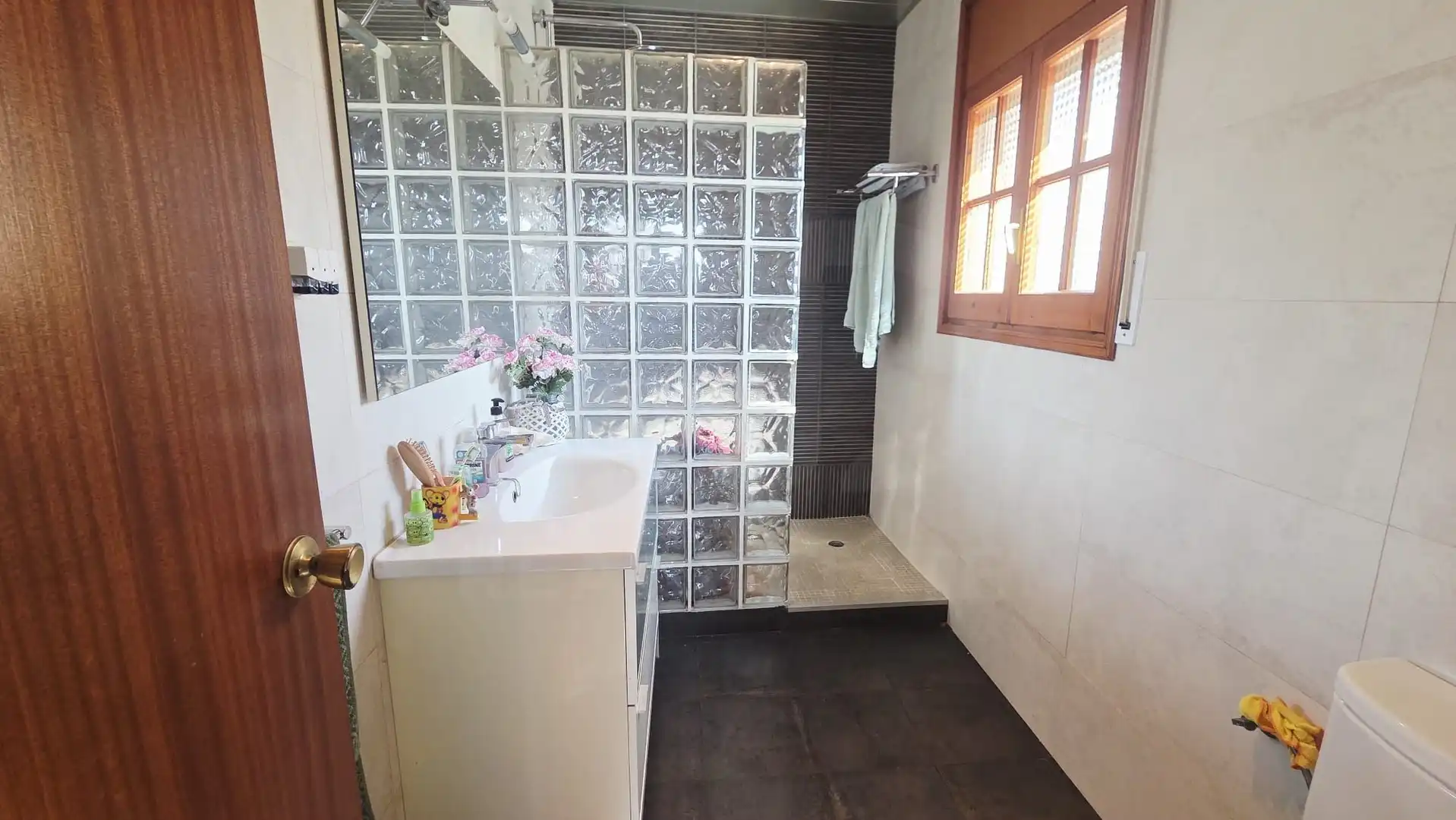 Bathroom of Houses for sale in Bellvei  with Terrace and Swimming Pool
