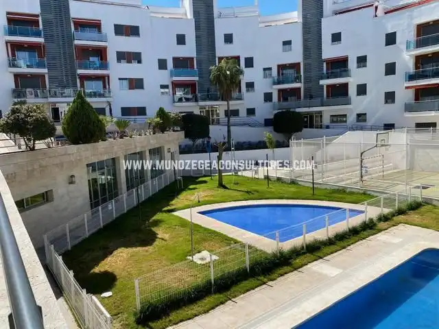 Piso con piscina en venta en Avenida de Joan Margarit, imagen 2