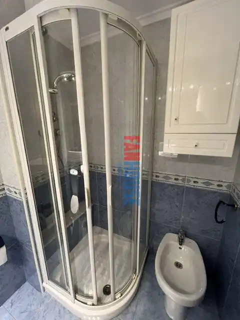 Bany de Pis de lloguer en Gijón  amb Calefacció