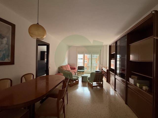 Piso en Alquiler en PASSEIG MARAGALL en El Camp de l'Arpa del Clot