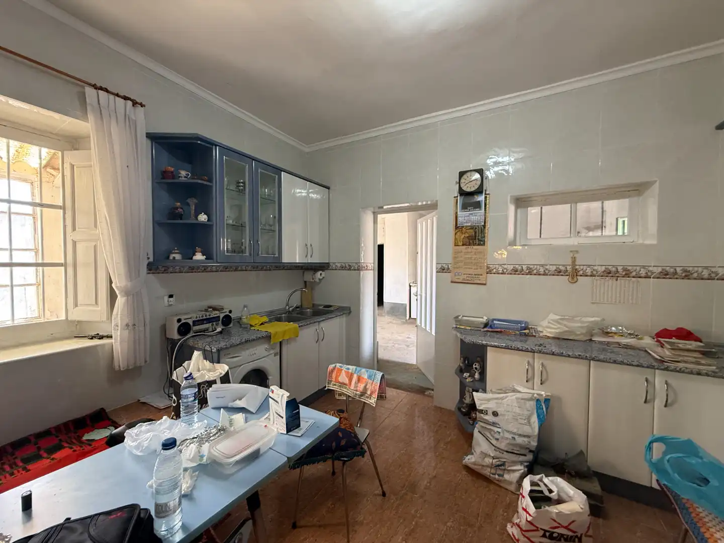 Cuina de Casa o xalet en venda en Cervatos de la Cueza amb Traster i Moblat