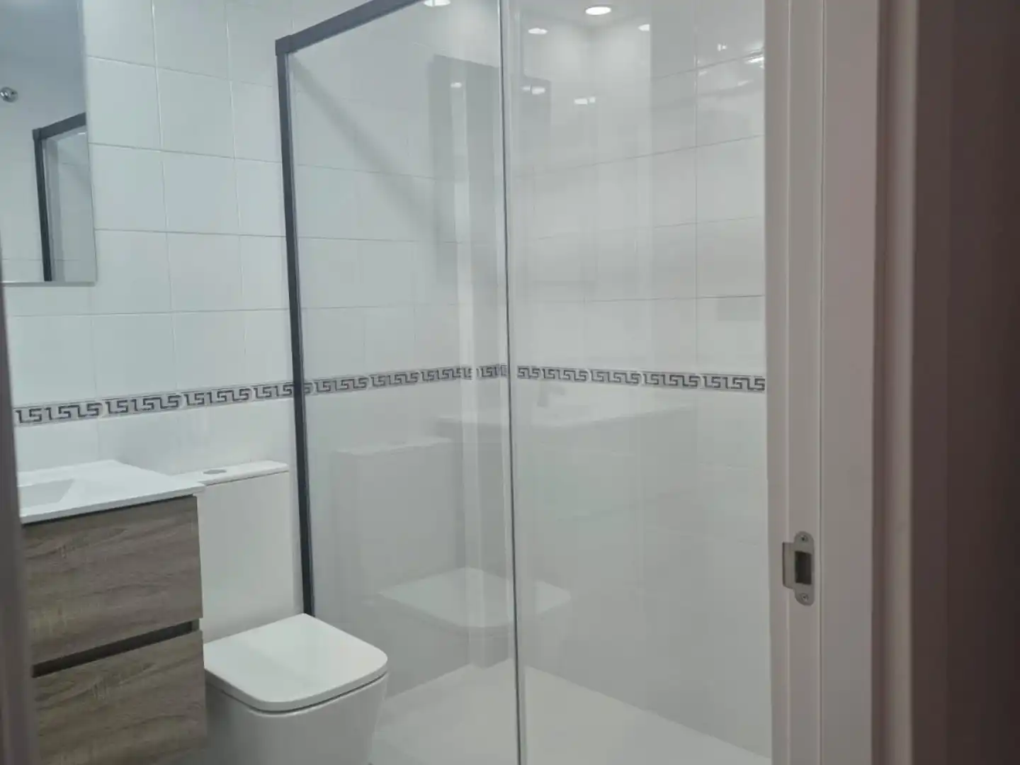 Baño de Casa o chalet de alquiler en Bormujos con Aire acondicionado, Calefacción y Jardín privado