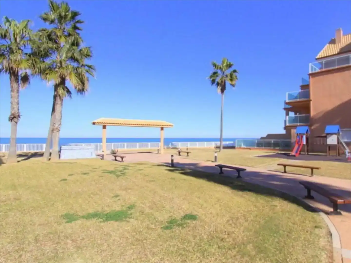 Vista exterior de Pis en venda en Dénia amb Aire condicionat, Piscina i Balcó