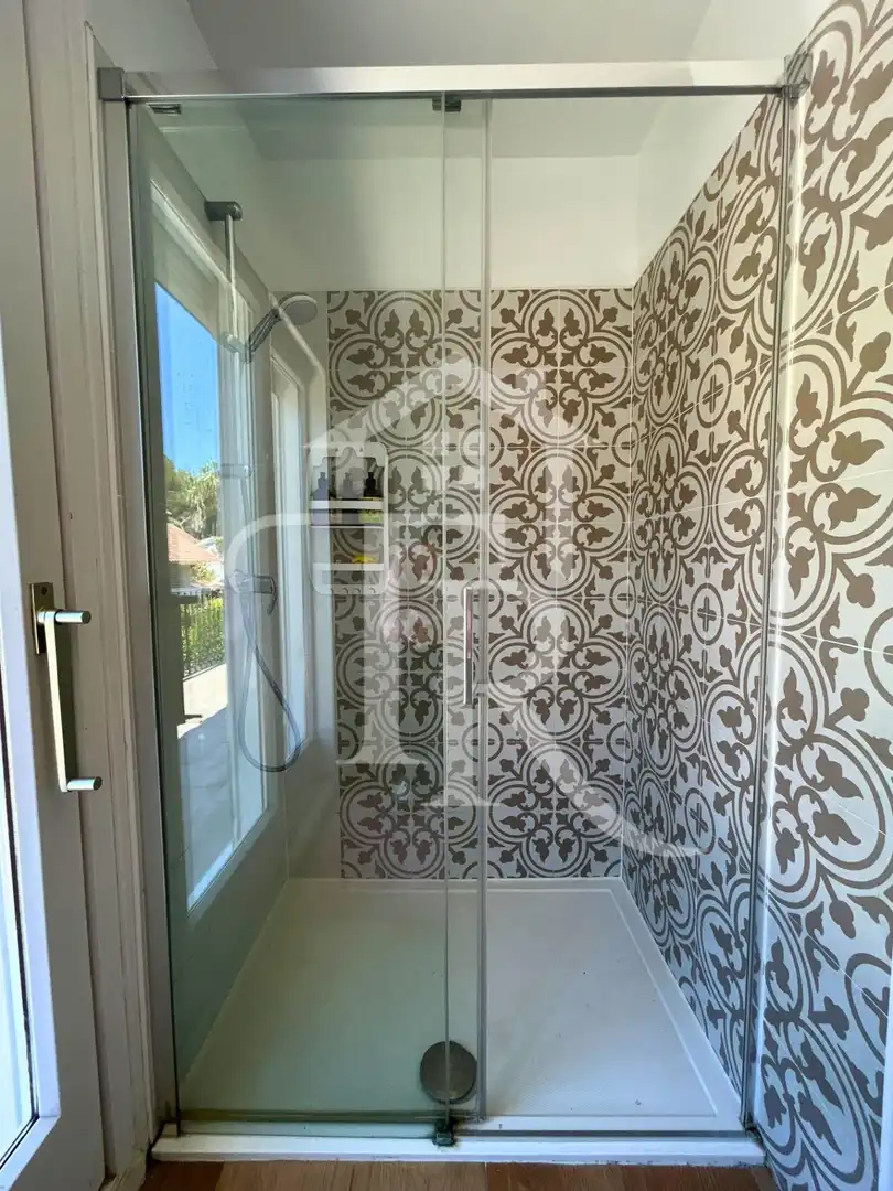 Baño de Casa o chalet en venta en Roda de Berà con Aire acondicionado, Calefacción y Jardín privado