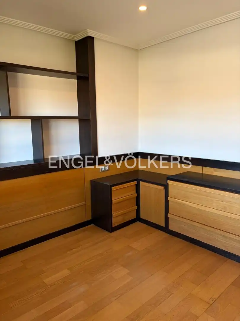 Kitchen of Flat for rent in Madrid  with Air Conditioner, Heating and Parquet flooring