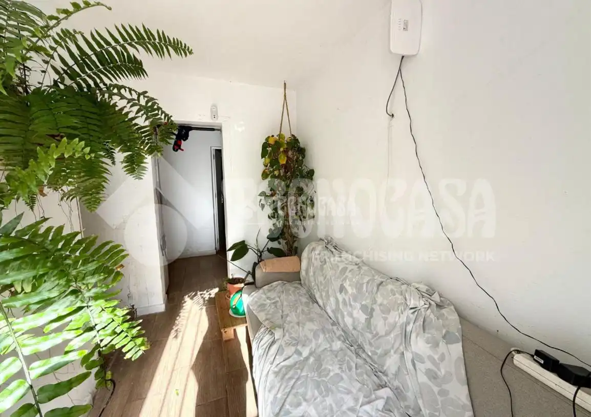 Sala d'estar de Local en venda en Las Palmas de Gran Canaria amb Moblat