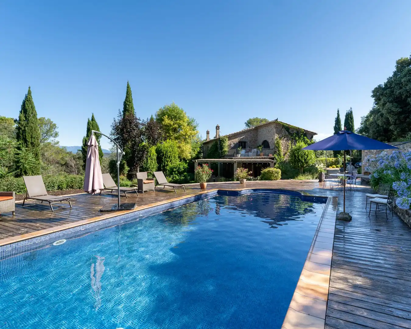 Piscina de Finca rústica en venda en Esponellà amb Piscina i Moblat