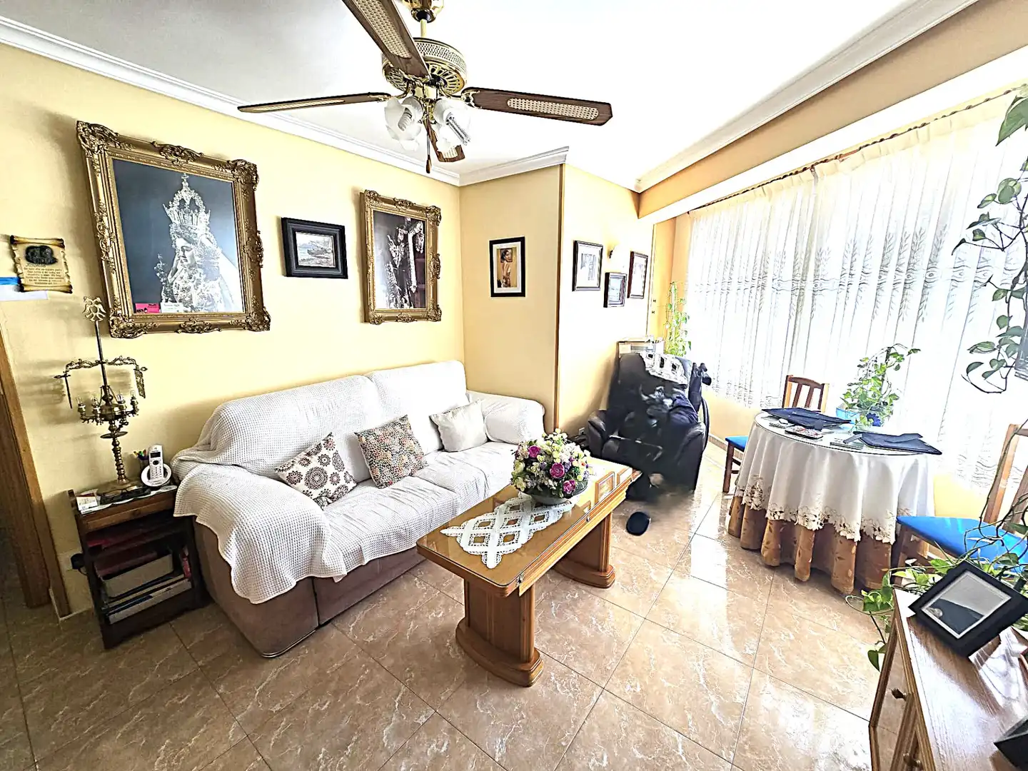 Sala de estar de Piso en venta en Madrid con Calefacción y Amueblado