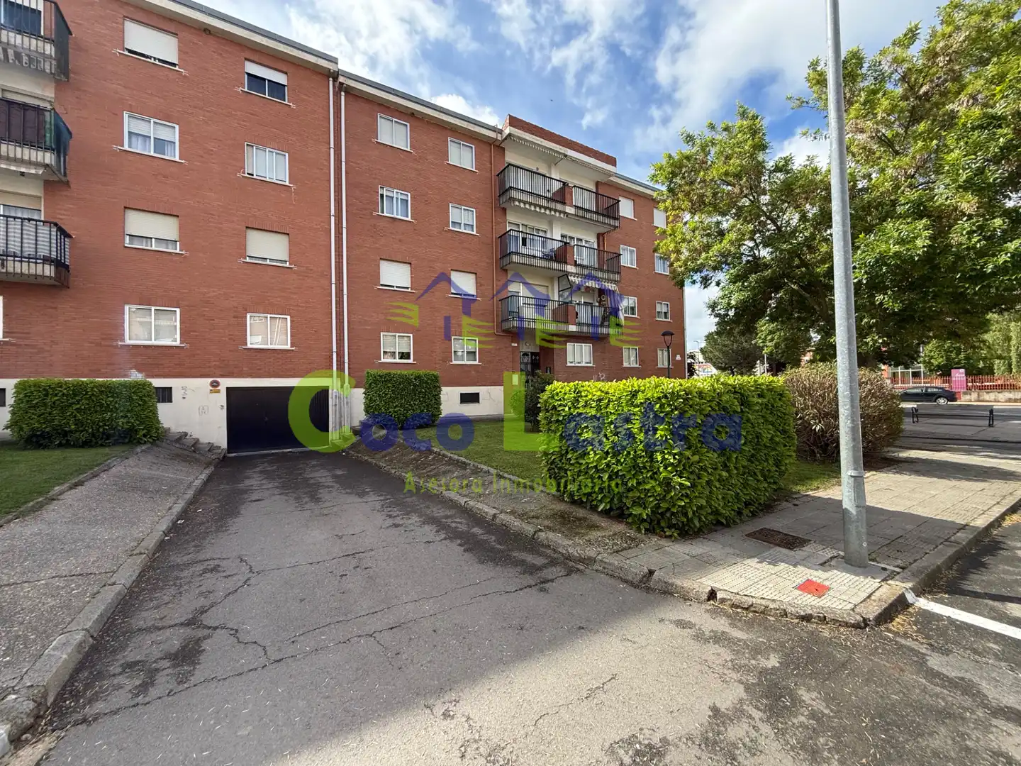 Außenansicht von Wohnung zum Verkauf in Terradillos mit Heizung, Parkett und Abstellraum
