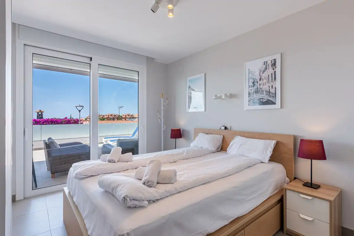 Habitación de Planta baja en venta en Fuengirola con Aire acondicionado, Calefacción y Terraza