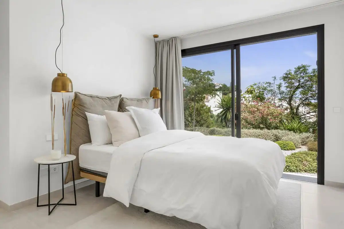 Bedroom of Houses for sale in Nueva Andalucía